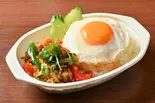 カオ・ラート・ガパオガイ / Khao Rad Kra Prao Gai（SAWAN 銀座店）