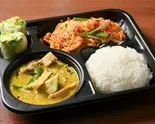 パッタイグリーンカレーwith生春巻きコンボ / Pad Thai Gaing Keaw Wan Gai with Popia Sod(SUNRISE 四ツ谷駅前店)