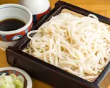 ざるうどん Udon (Served on Wicker Tray)（そば処 海老民本店）