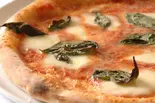 バジル・モッツァレラ・トマトのマルゲリータ（イタリアンカフェ レスタート(旧巣鴨レスト・レスト・レスト)）