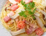 【贅沢パスタシリーズ】イタリア産ポルチーニ茸とベーコンのクリームソーススパゲティーニ（イタリアンカフェ レスタート(旧巣鴨レスト・レスト・レスト)）