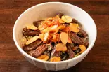 キムチにんにくハラミ丼（にんにくハラミ爆発丼 龍神 平安通店）