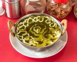 ほうれん草チキンカレー Spinach ＆ Chicken Curry（インドネパール料理ベトガト）