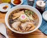 桜ブラック ラーメン（でびっと 桜新町サザエさん通り店）