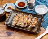 黒豚餃子(焼) 5個入り（でびっと 桜新町サザエさん通り店）