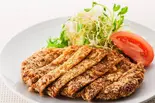 牛挽肉の特製メンチカツ（おきらく食堂 イセザキ店Okirakushokudou Isezakiten）