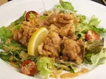鳥もものスパイシー唐揚げサラダ（おきらく食堂 イセザキ店Okirakushokudou Isezakiten）