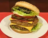 自家製ひき肉のダブルチーズバーガー Double cheeseburger Halal（キッチン ローズ）