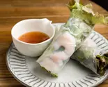 海老と蒸し鶏の生春巻き(2本)～ゴイクン～ Shrimp and Steamed Chicken Fresh Spring Rolls (Gỏi Cuốn)（エスニック専門店 Asian Cafe ＆ Diner Vivid Ajia）