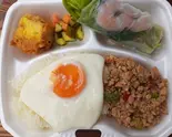 ガパオライス ・生春巻(ランチBOX) GapaoRice With Appetizer(Lunch Box)（エスニック専門店 Asian Cafe ＆ Diner Vivid Ajia）