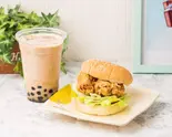 タピオカミルクティー+ハンバーガー Tapioka Milk Tea with Hamburger（溢茶YICHA）