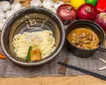 【当店人気No.1】もつマシマシつけ麺（ラーメン ほそ道 京橋店）