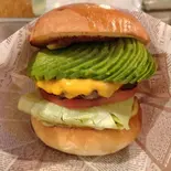 シーエスアボカドチーズバーガー(プレミアムパティ)(シーエス バーガー)