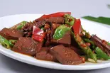 鴨の血の辛子炒め (辣椒炒鸭血)（龍香居）