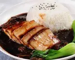 豚角煮かけご飯(扣肉盖饭)（東橋餃子）