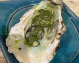 牡蠣のオーブン焼き(バジルソース)1個（牡蠣バルITALY）