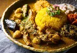 セセリとぼんじりと揚げナスのパクチーチキンカレー(curry&spice warung)