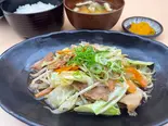 豚バラと野菜炒め定食 生姜風味(干物炭火焼 はじめ食堂 四ツ谷本店)