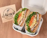 たっぷりいぶりがっこタルタルとアジフライのサンド（サンドイッチのお店Merci西新宿店）