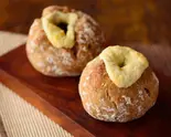 3種チーズの胡桃パン（パン工房 Champs de Ble）