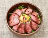 ローストビーフ丼 Roast Beef Rice Bowl（Asian Dining CHOTARO）