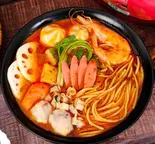 原汤肥牛米線 牛肉入りライスヌードル、（姉妹骨湯麻辣燙）