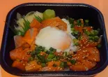 サーモンユッケ丼（Coast Farm 丼丸 本八幡店）