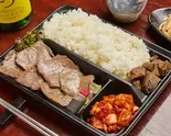 北海道産赤身ロース Red Pork Loin from Hokkaido（炭火ホルモン焼肉 金丸）
