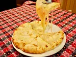 とろ〜りチーズナン Cheese Naan（インド料理 スワガット）