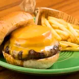 ビーフ100% HIBACHI グリルチーズバーガー 100% Beef HIBACHI Grilled Cheeseburger（hale'aina HOA Shibuya）