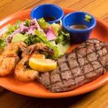 SURF＆TURF(ビーフステーキ＆ガーリックシュリンプ) SURF ＆ TURF (Beef Steak ＆ Garlic Shrimp)（hale'aina HOA Shibuya）