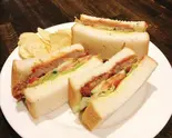 牛肩ロース肉のカツレツサンド（Dining＆Bar PRIMAVERA）