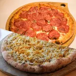 シラスカラスミ / サラミ ゴルゴン（CRAZY PIZZA TORANOMON）