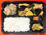 豚と木耳と卵のいりつけ弁当 Pork, Cloud Ear Mushroom & Egg Stir-Fry Bento Box(ネオ町中華へそ SL広場前店)