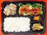 野菜ホルモン炒め弁当 Vegetables & Offal Stir-Fry Bento Box(ネオ町中華へそ SL広場前店)