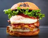 ベーコンチーズエッグオニオンバーガー Bacon Cheese Egg Onion Burger（SHOGUN BURGER 麻布台ヒルズ店）