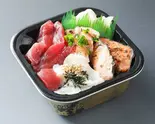 三色奏でる、サーモンの饗宴 ***炙りサーモン3色丼(中トロ刺し+炙りサーモン+縁側)***（【大トロ/中トロの鮪(まぐろ)専門】bento ya Donmaru/丼丸 sushi bento vendor/tuna expert/Donmaru）