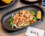 ネギ塩ホルモン焼き Fried Salty Leek Offal（お好み焼き＆鉄板焼き 花門亭 東門街店別館）