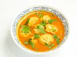 チキンスープモモ 8個(chicken jhol momo)（オムレストラン）
