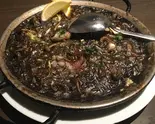 イカスミのパエリア (米1合分)（ワイン食堂エトレーヌ）
