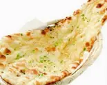 ガーリックナン/ Garlic Naan（LAVISH SPICE KITCHEN）