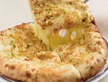ガーリックチーズナン Garlic Cheese Nan（INDIAN NEPALI RESTAURANT "JUNTARA"）