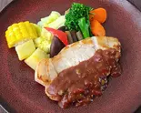 JAPAN Xのポークソテー デミソース 温野菜添え（ヘルシーハット）