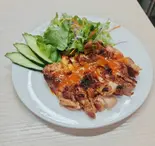 ピリ辛チキングリル丼 cơm gà nướng cay（ベトナム料理 アオザイレストラン）