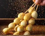 イカ団子串揚げ（麻辣隔壁）