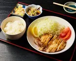 チキンステーキ弁当 Chicken Steak Bento Box(和洋食彩くつろぎや)