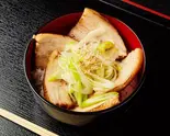 ちゃーしゅー丼 Roast Pork Fillet Rice Bowl(和洋食彩くつろぎや)