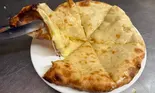 Honey cheese Nan はちみつチーズナン(インド料理 スワガット 富士見ヶ丘店)