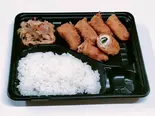 鶏の梅しそ巻きフライ定食(3本150g)（笑食）