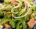ゴーヤチャンプルー Goya Champuru (Bitter Melon Stir-Fry)（サンサンマル 琉炭）